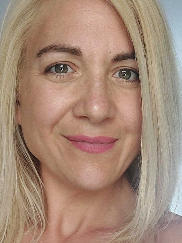 Fehér Dóra